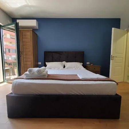 Condesa 티라나