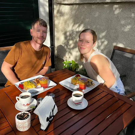 Oda ve Kahvaltı Condesa Tiran